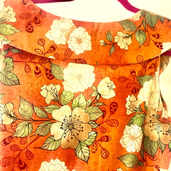 Gorgeous, pinup style in lovey dark orange shade with florals by Heart of Haute! - Picture 4 of 8
